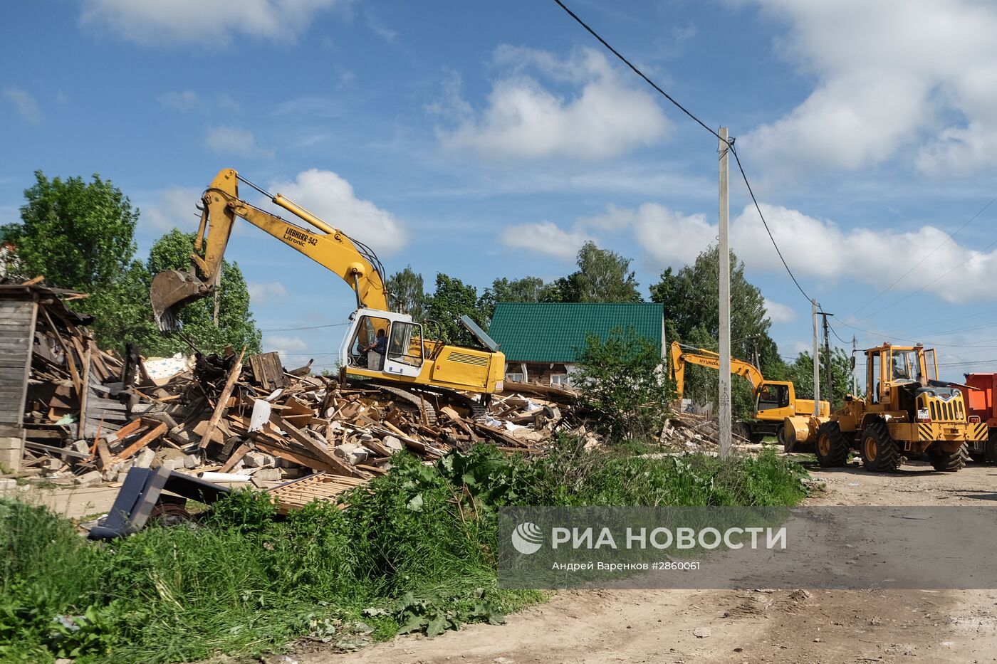 Снос незаконных построек в поселке Плеханово