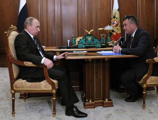 Рабочая встреча президента РФ В. Путина с губернатором Приморского края В. Миклушевским