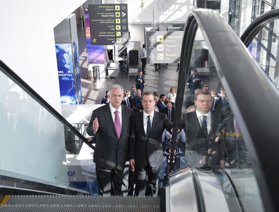 Премьер-министр РФ Д. Медведев посетил новый международный аэропорт в Жуковском