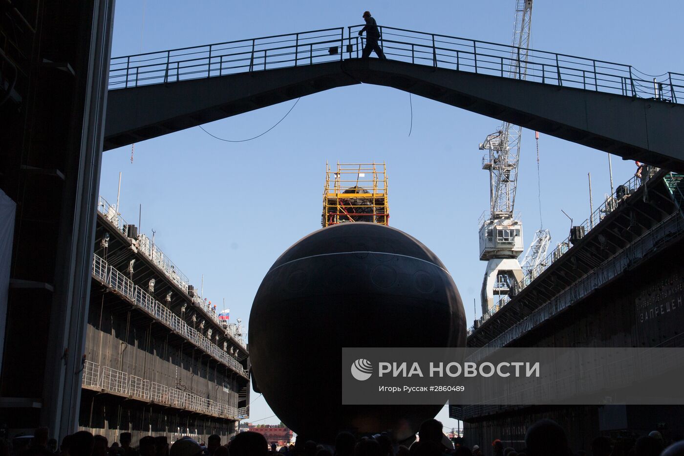 Спуск на воду подлодки "Колпино" в Санкт-Петербурге