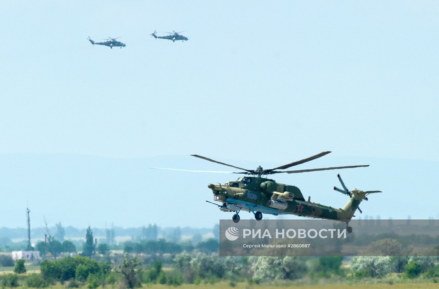 Подготовка к Всероссийским соревнованиям военных летчиков "Авиадартс-2016" в Крыму