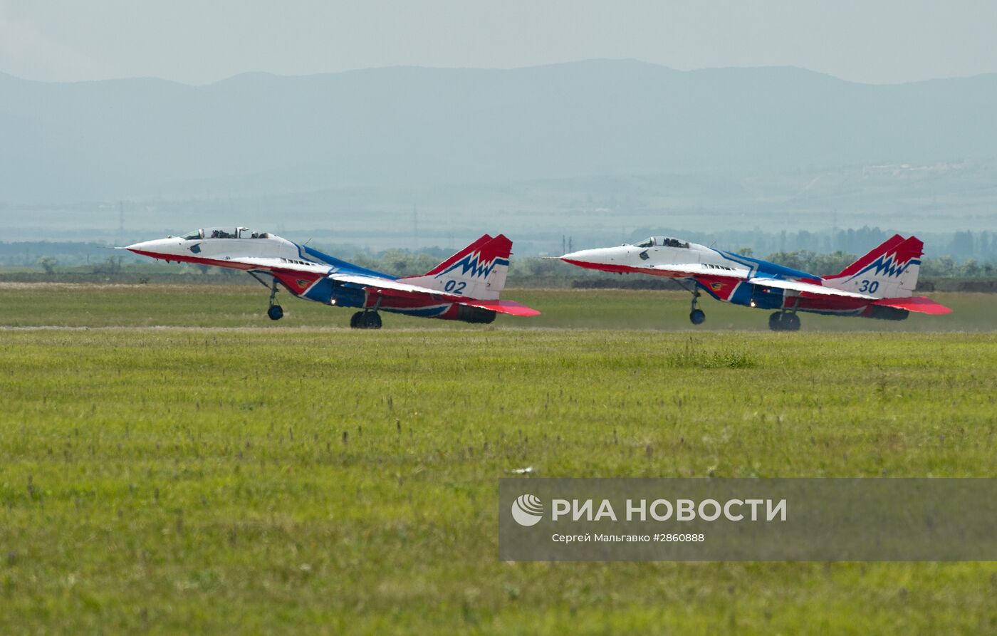 Подготовка к Всероссийским соревнованиям военных летчиков "Авиадартс-2016" в Крыму