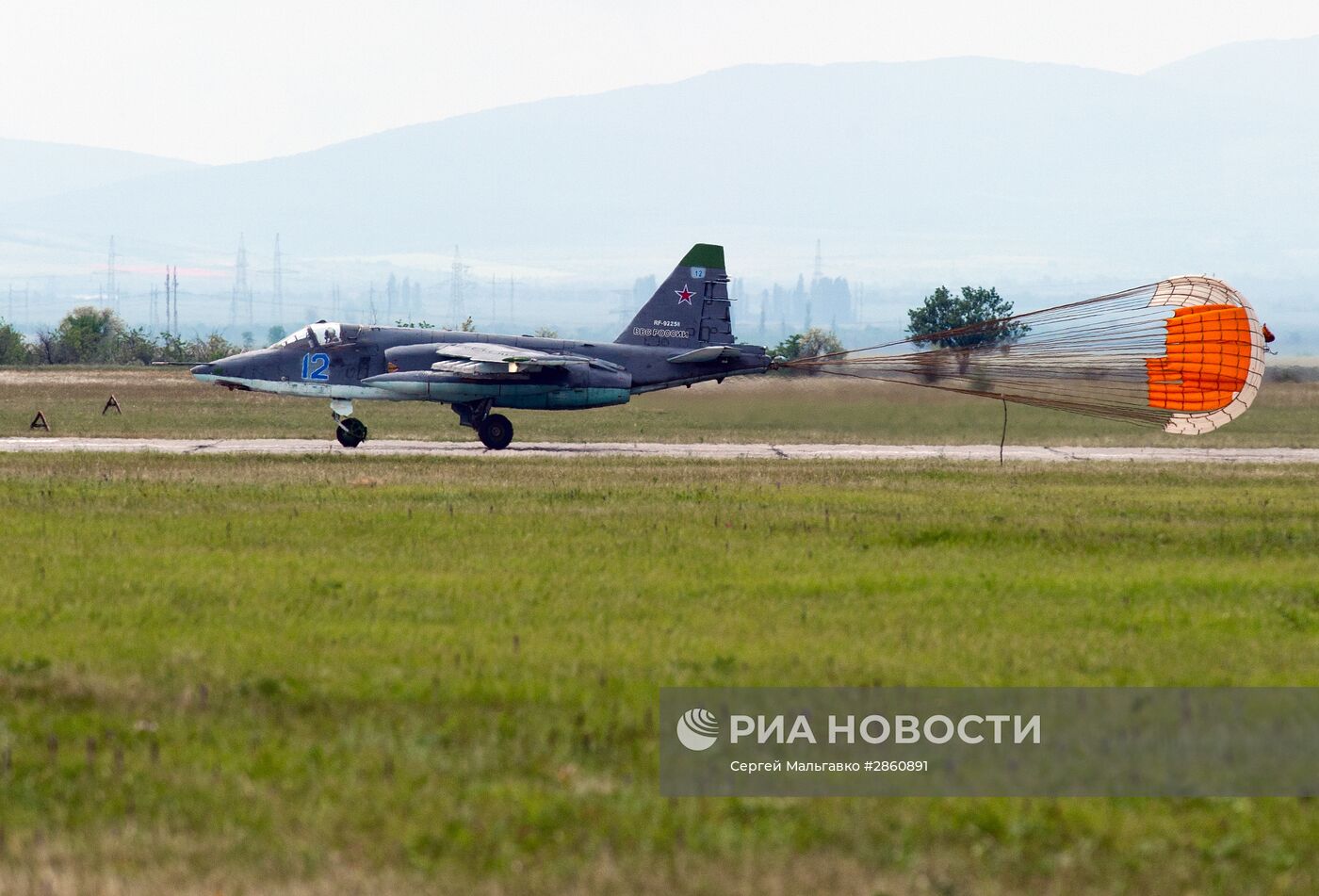 Подготовка к Всероссийским соревнованиям военных летчиков "Авиадартс-2016" в Крыму