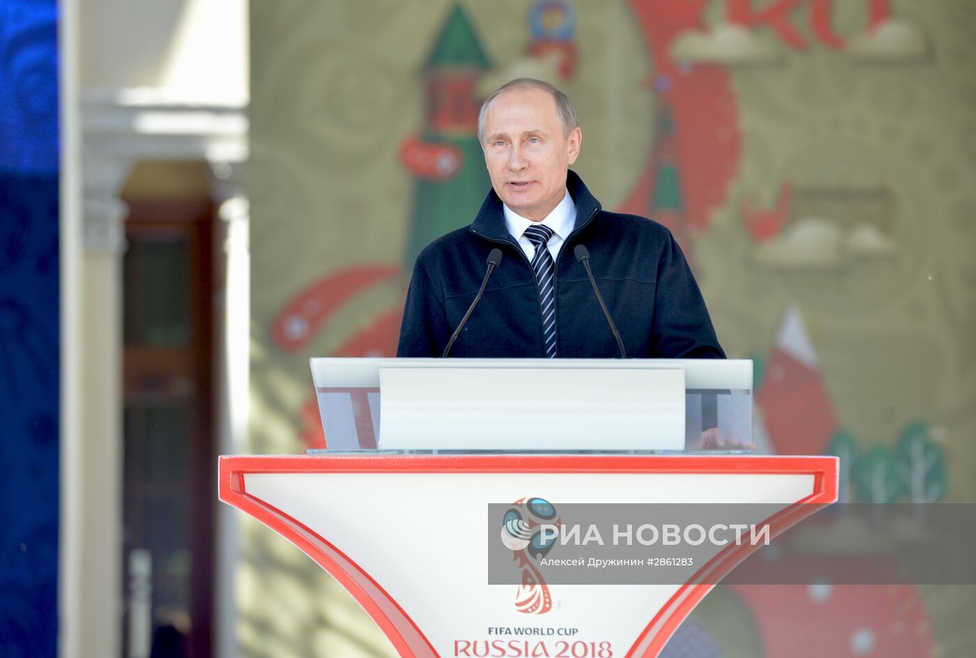 Президент РФ В. Путин принял участие в церемонии старта волонтёрской программы Кубка конфедераций FIFA 2017 и ЧМ по футболу FIFA 2018