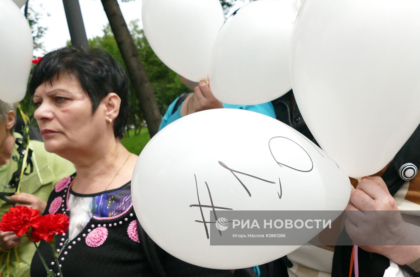 Митинг-реквием в День защиты детей в Донецке