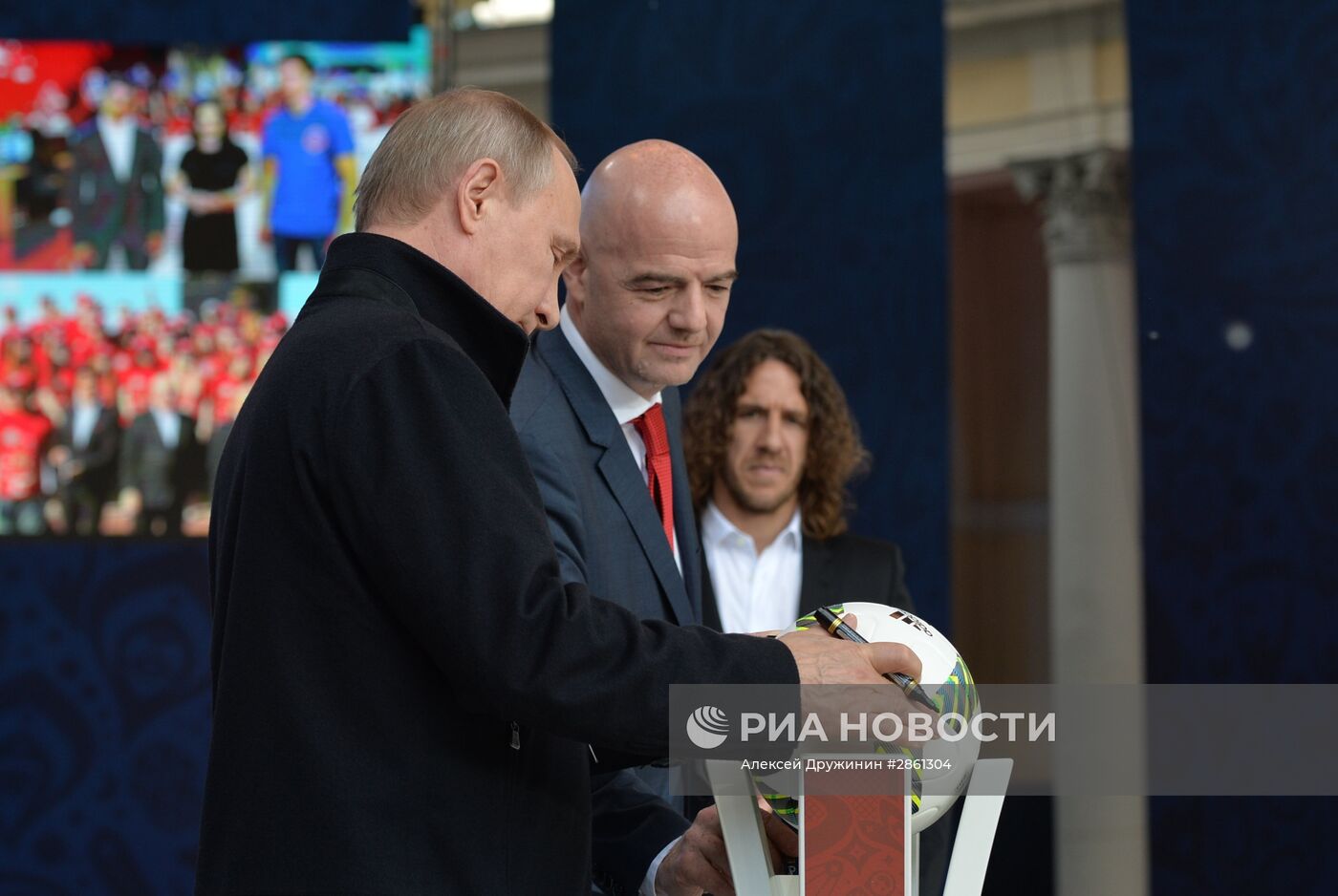 Президент РФ В. Путин принял участие в церемонии старта волонтёрской программы Кубка конфедераций FIFA 2017 и ЧМ по футболу FIFA 2018