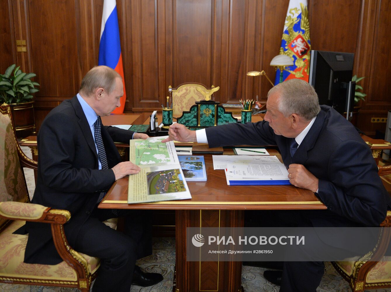 Президент РФ В. Путин встретился с губернатором Новгородской области С. Митиным