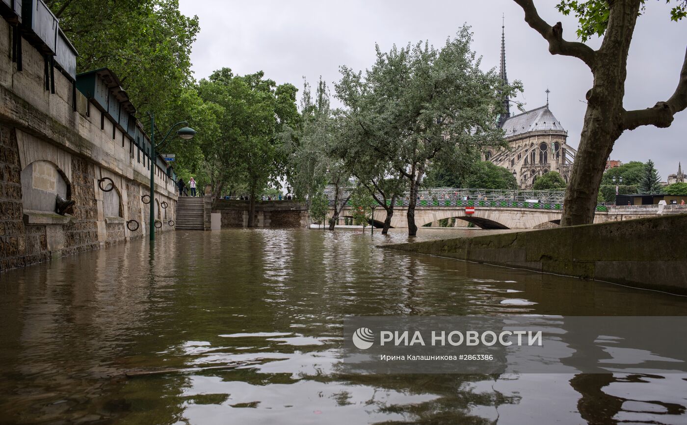 Наводнение в Париже