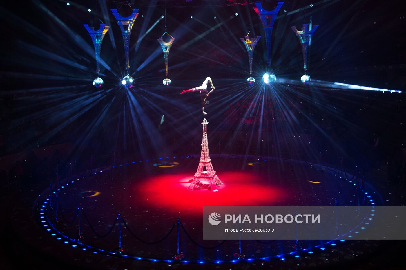 Шоу "Цирк воды, огня и света" в Санкт-Петербурге