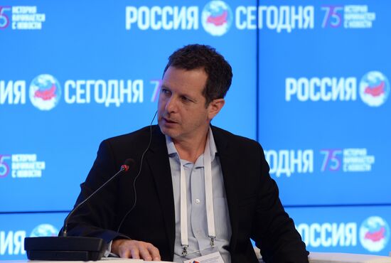 Форум "Новая эпоха журналистики: прощание с мейнстримом". День второй