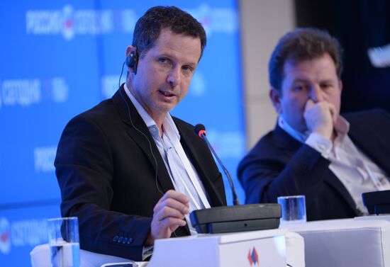 Форум "Новая эпоха журналистики: прощание с мейнстримом". День второй