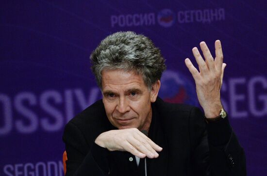 Форум "Новая эпоха журналистики: прощание с мейнстримом". День второй