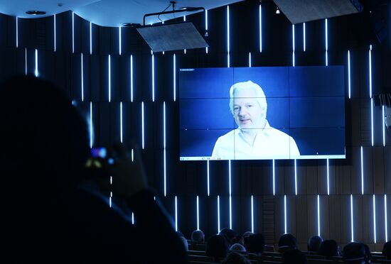 Форум "Новая эпоха журналистики: прощание с мейнстримом". День второй