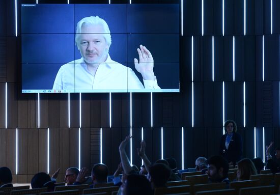 Форум "Новая эпоха журналистики: прощание с мейнстримом". День второй