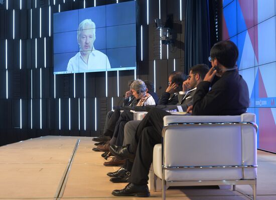 Форум "Новая эпоха журналистики: прощание с мейнстримом". День второй