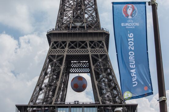 Подготовка к чемпионату Европы по футболу в Париже