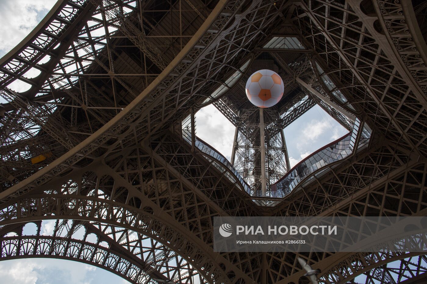 Подготовка к чемпионату Европы по футболу в Париже