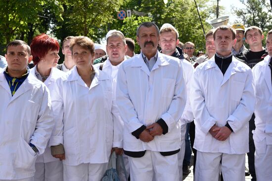 Акция протеста работников Чернобыльской зоны в Киеве