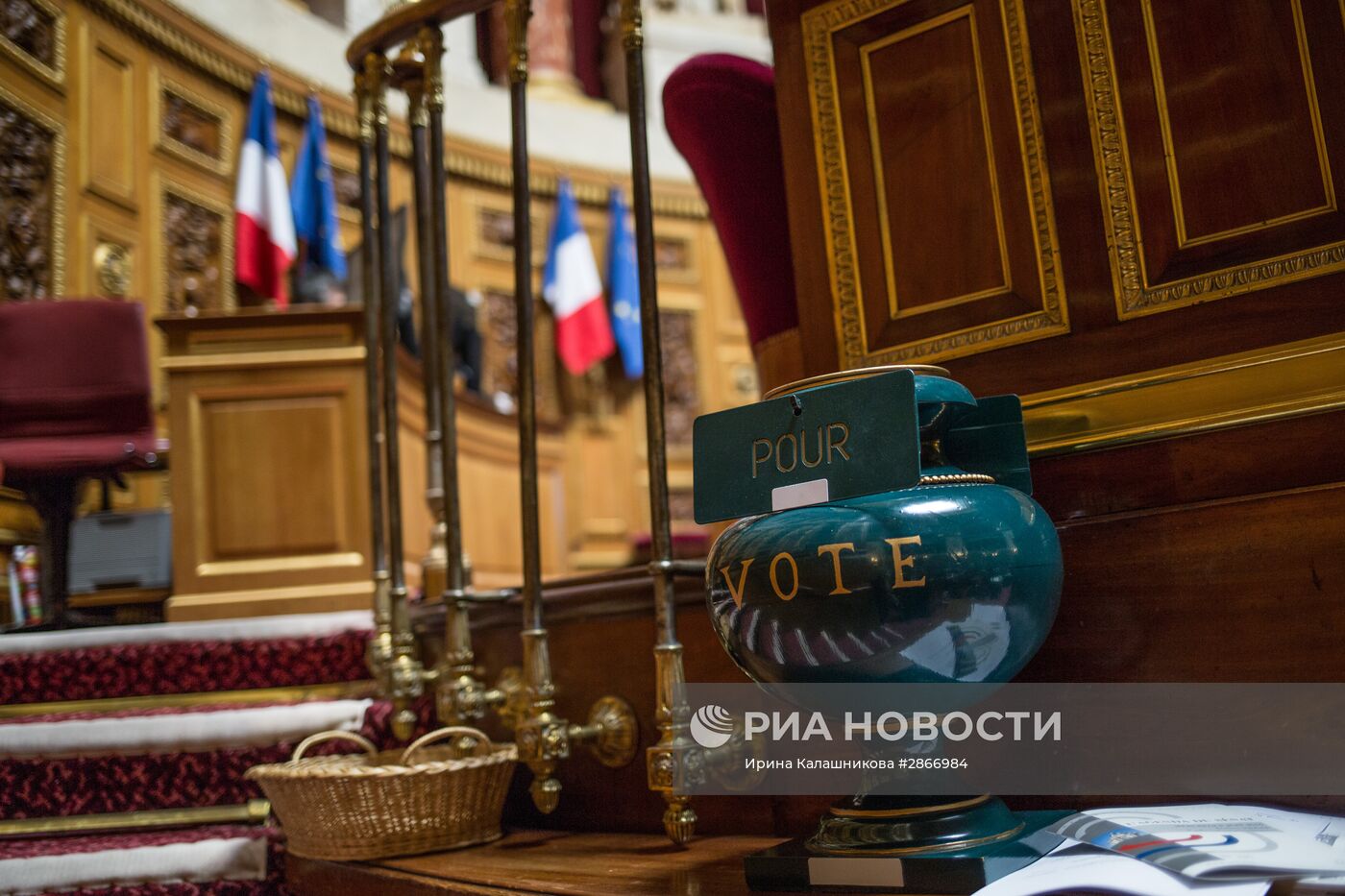 Сенат Франции проголосовал за смягчение санкций против России