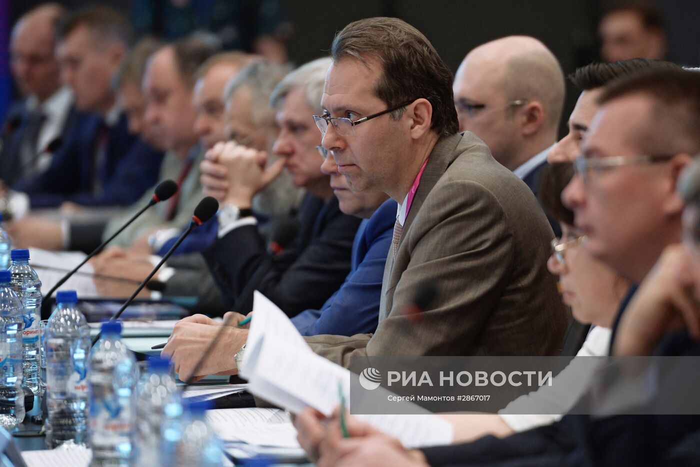 Вице-премьер РФ Д. Рогозин посетил международный форум "Технопром-2016" в Новосибирске