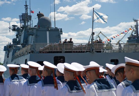 Прибытие нового сторожевого корабля "Адмирал Григорович" в Севастополь