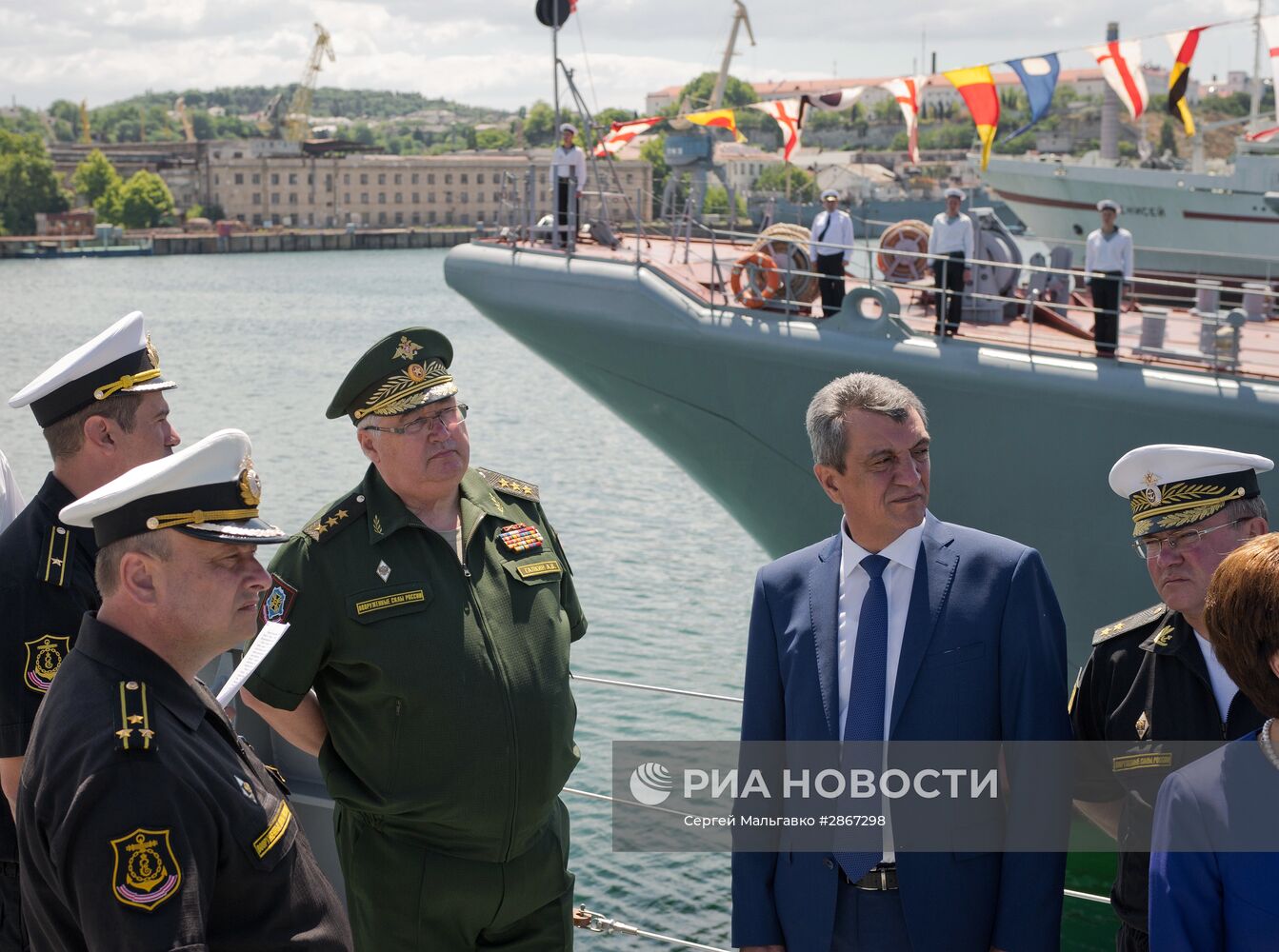 Прибытие нового сторожевого корабля "Адмирал Григорович" в Севастополь