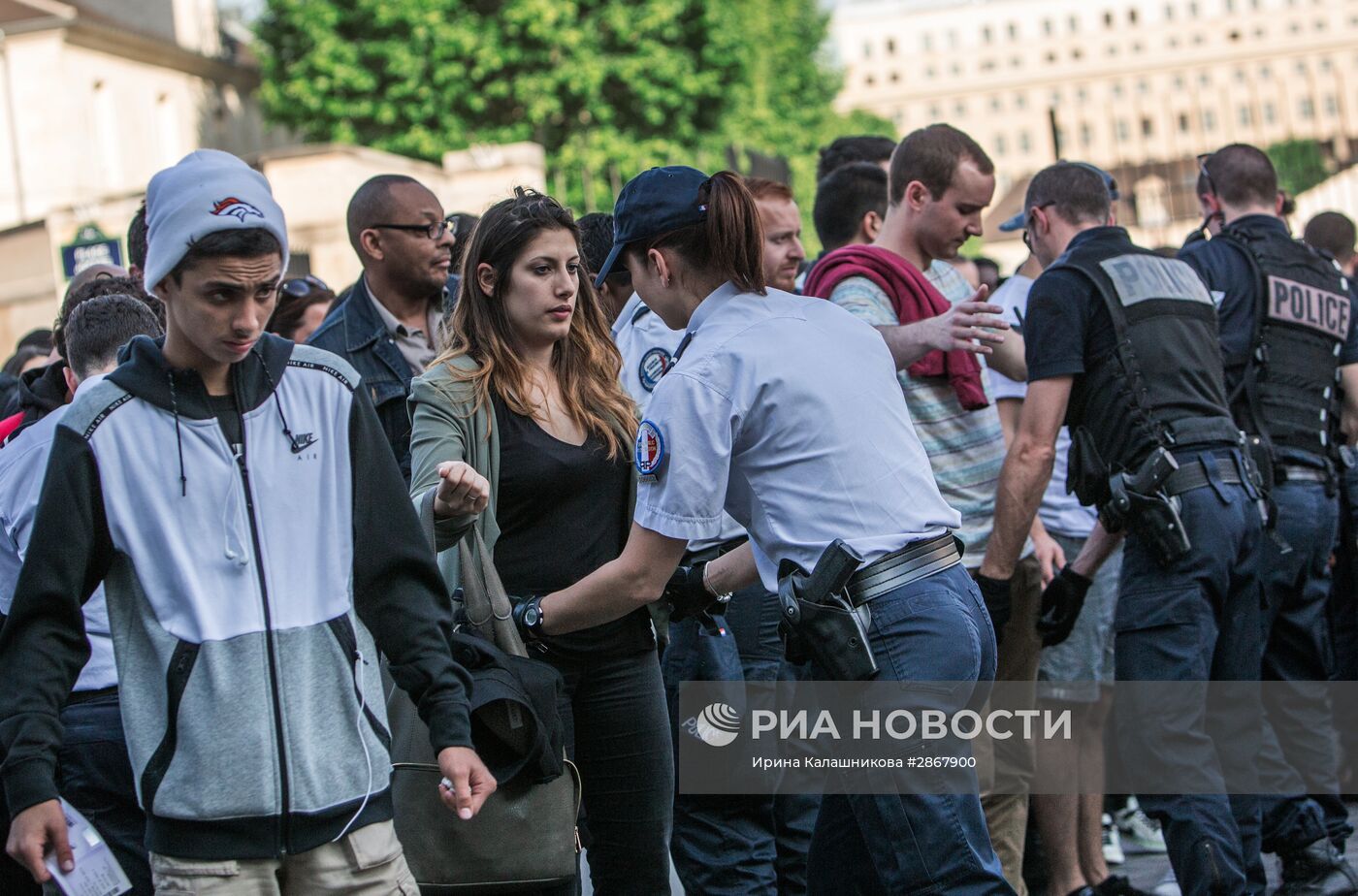 Усиление мер безопасности в Париже перед ЧЕ по футболу