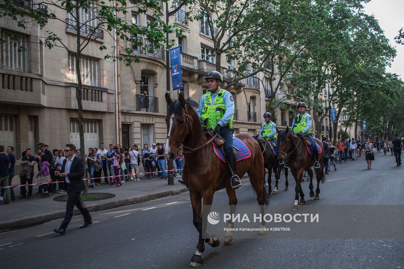 Усиление мер безопасности в Париже перед ЧЕ по футболу