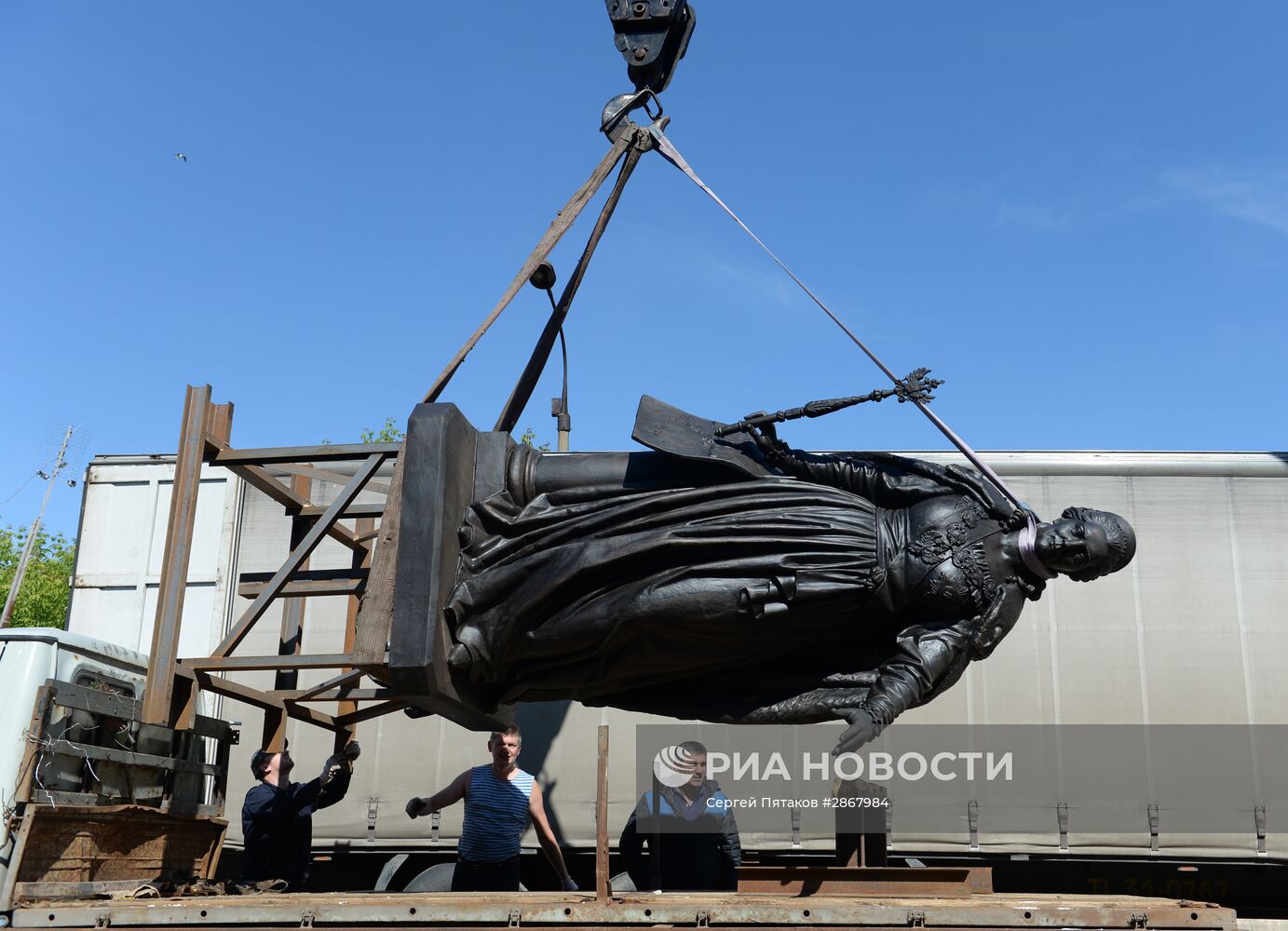 Отправка памятника Екатерине II в Крым