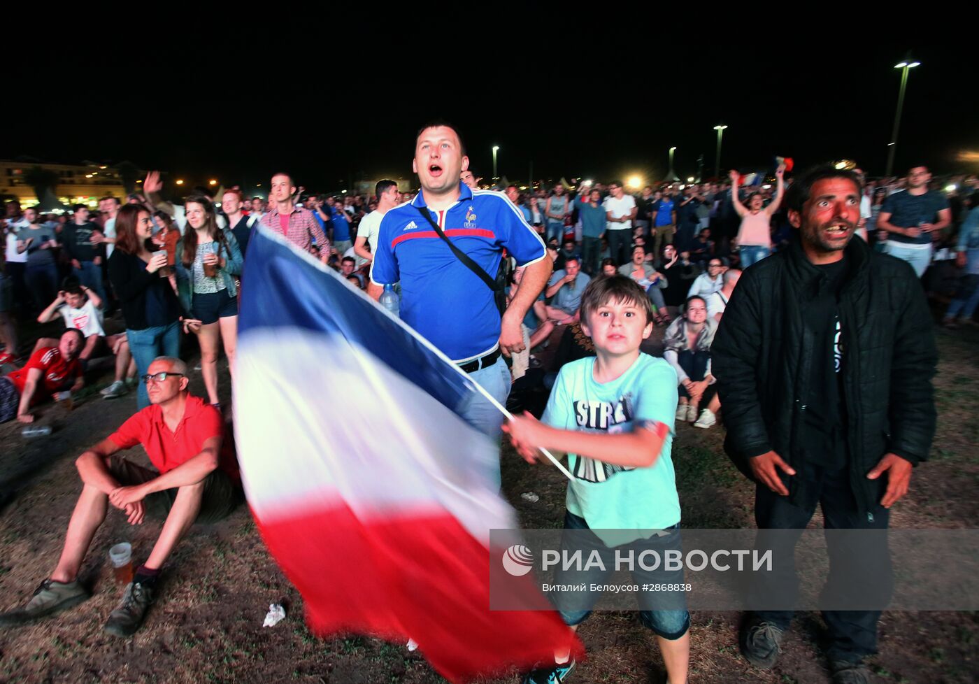 Трансляция матча-открытия Евро - 2016 в фан-зонах во Франции