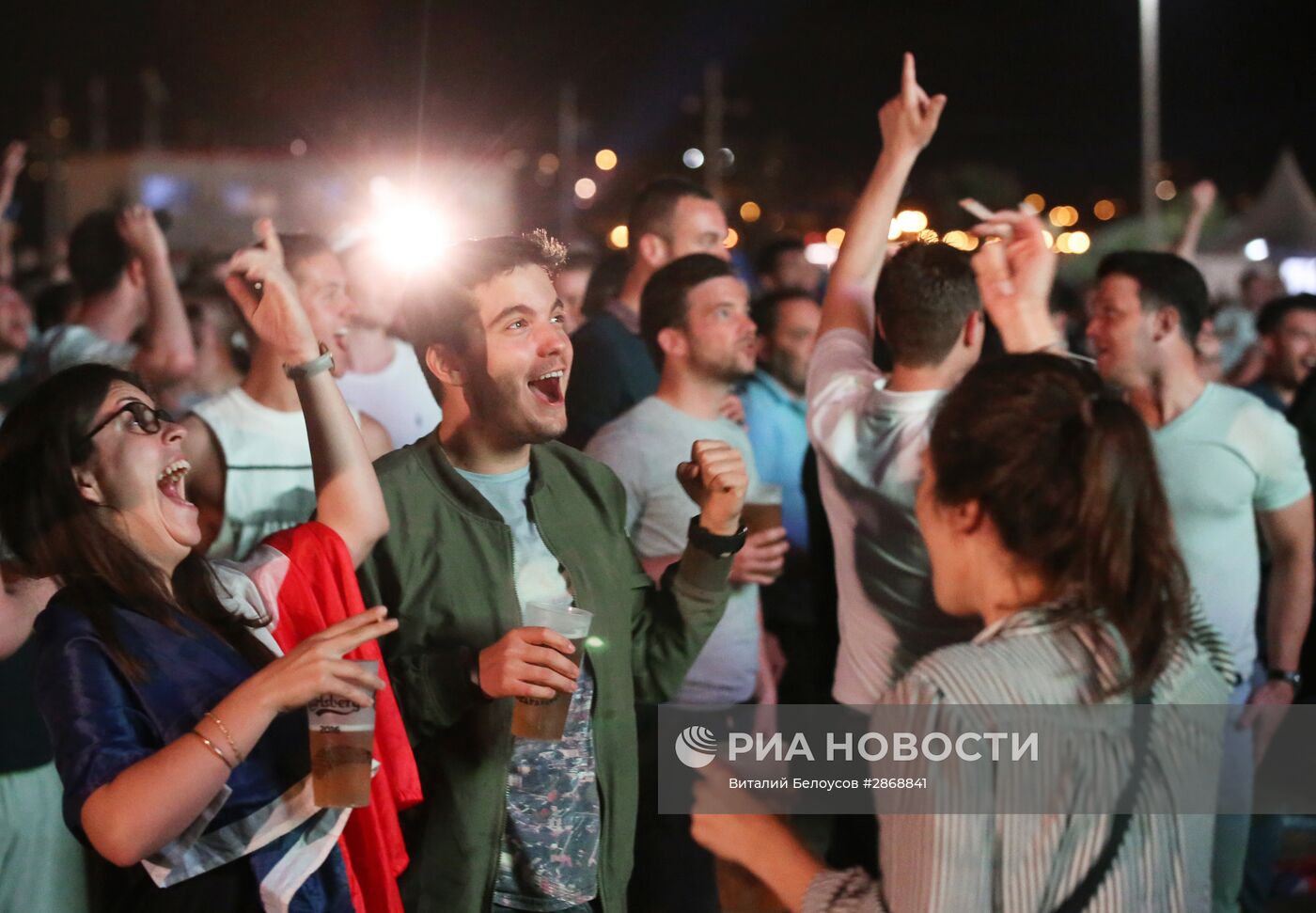 Трансляция матча-открытия Евро - 2016 в фан-зонах во Франции