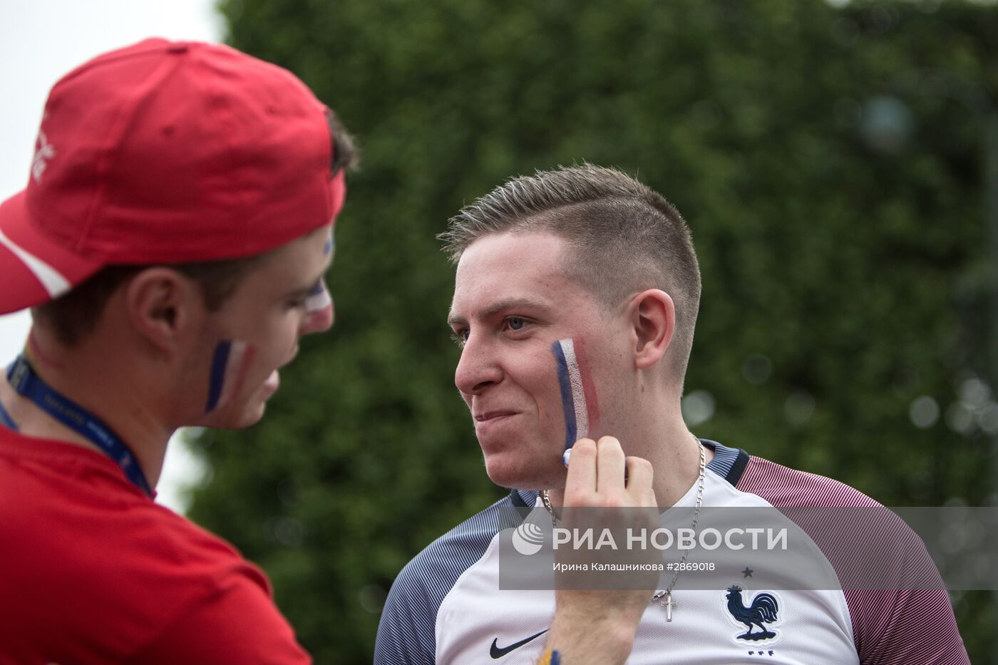 Трансляция матча-открытия Евро - 2016 в фан-зонах во Франции