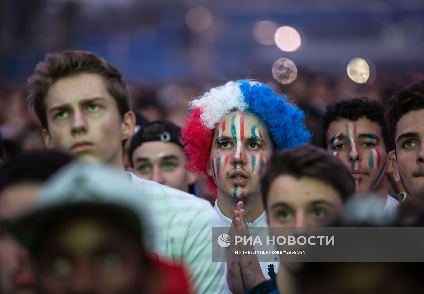 Трансляция матча-открытия Евро - 2016 в фан-зонах во Франции