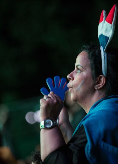 Трансляция матча-открытия Евро - 2016 в фан-зонах во Франции