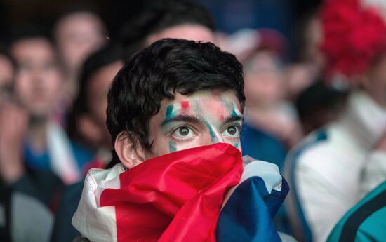 Трансляция матча-открытия Евро - 2016 в фан-зонах во Франции