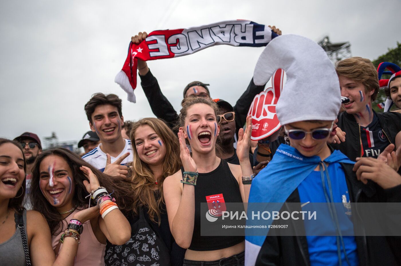 Трансляция матча-открытия Евро - 2016 в фан-зонах во Франции