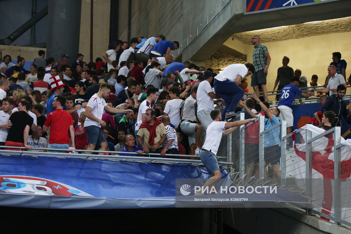 Футбол. Чемпионат Европы - 2016. Матч Англия - Россия