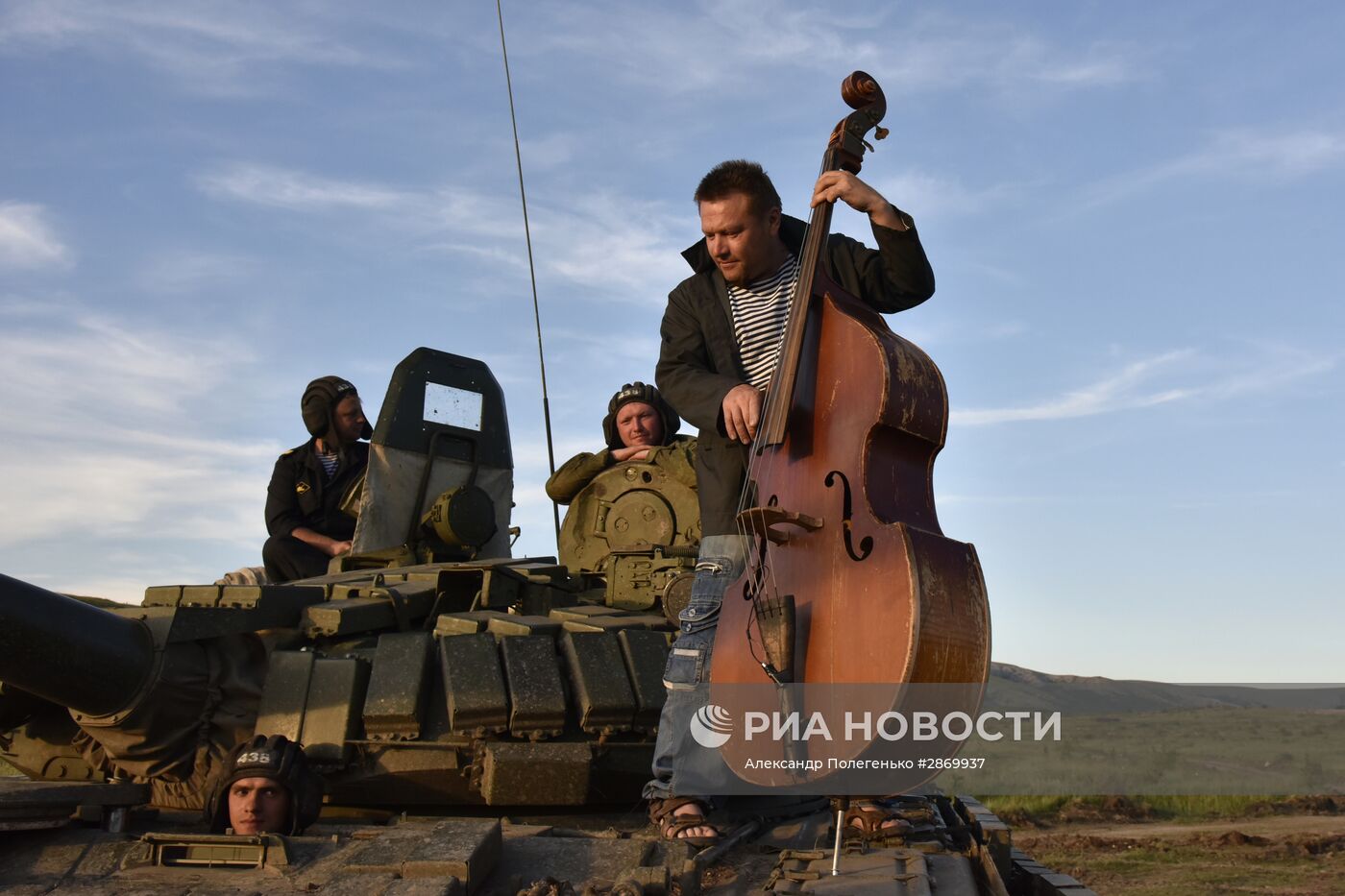 Военно-историческое шоу "Хроники Крыма. Эпизод 2016: с чего начинается Родина?"