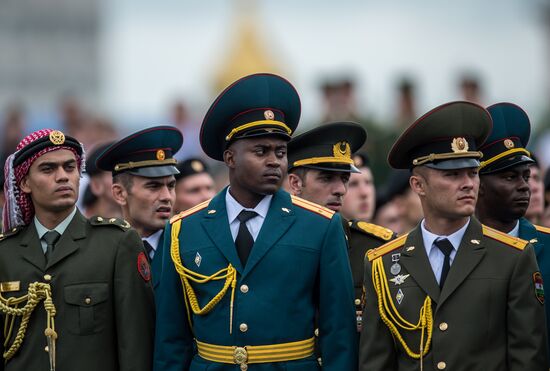 Выпускной курсантов танкового института в Омске