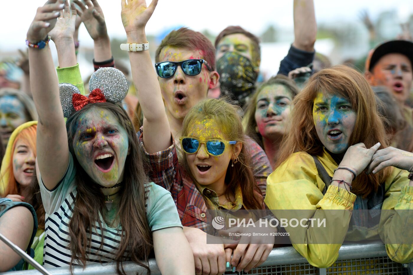 Фестиваль красок "Холи" в Москве