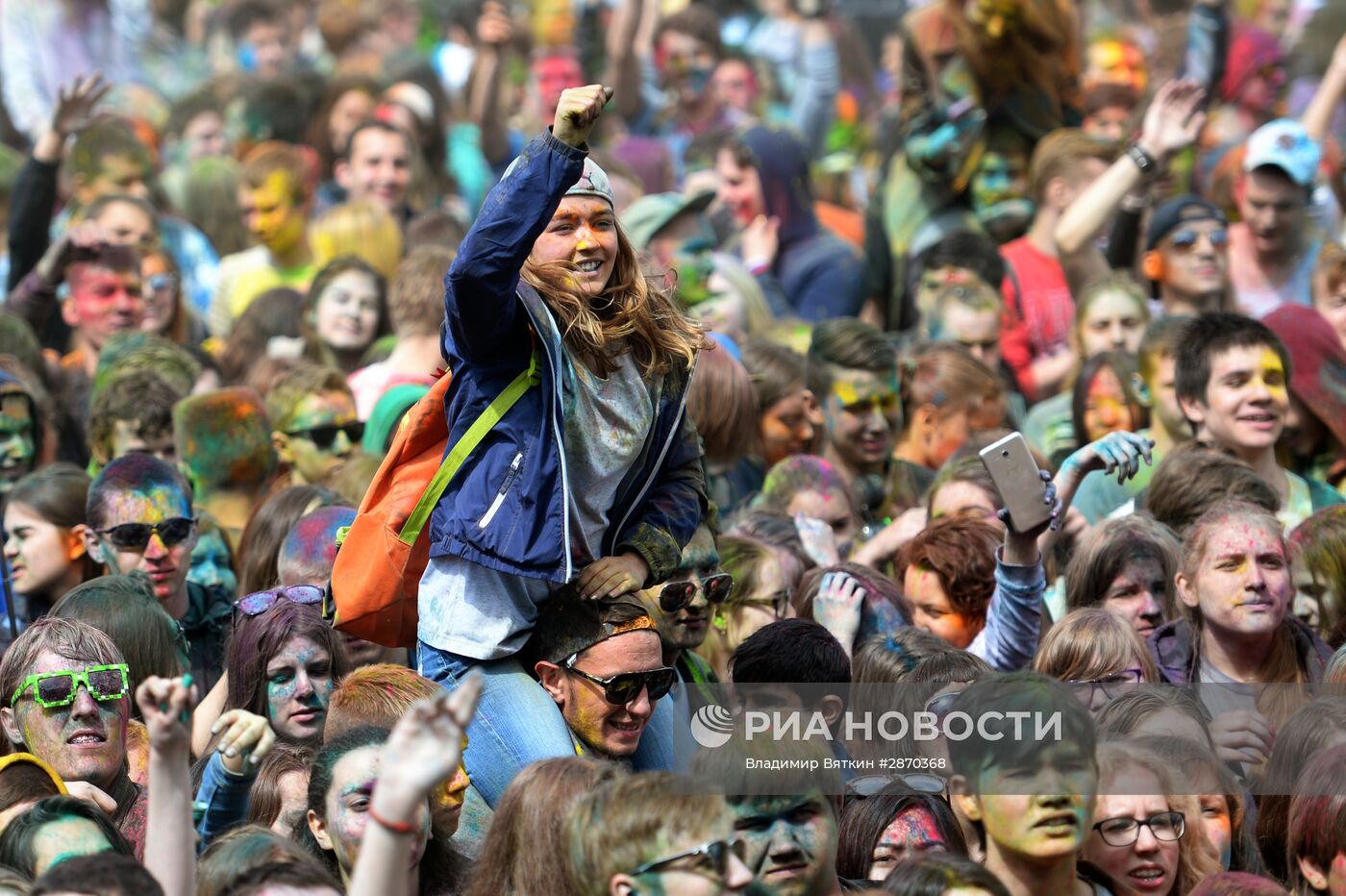 Фестиваль красок "Холи" в Москве