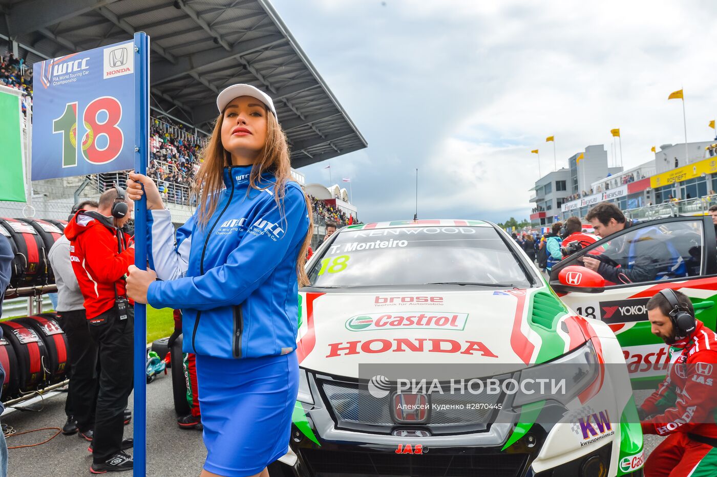 Автоспорт. IV этап чемпионата мира FIA WTCC. Второй день