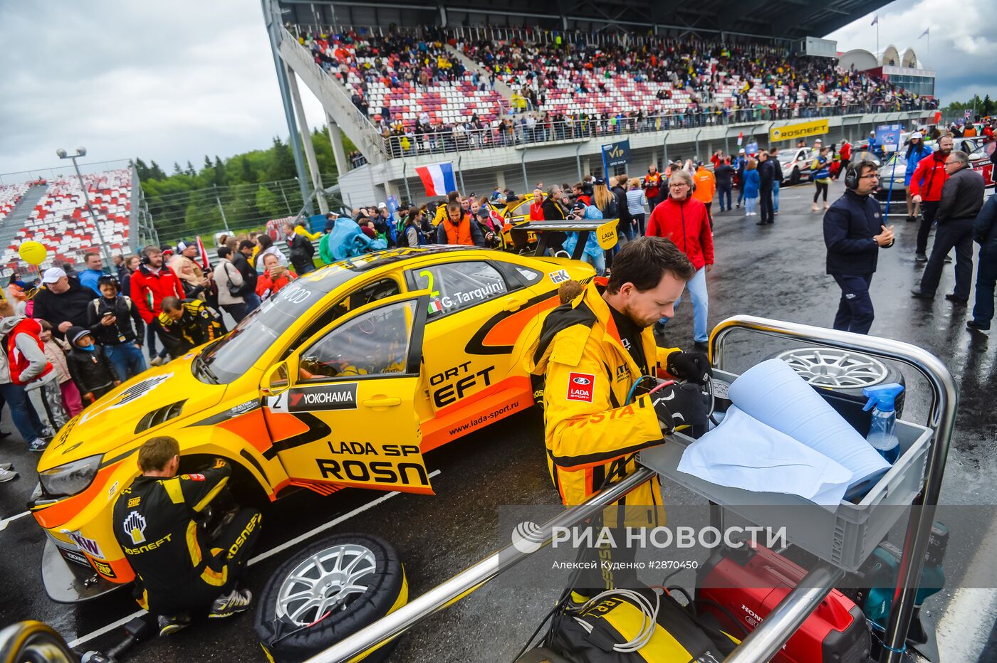 Автоспорт. IV этап чемпионата мира FIA WTCC. Второй день