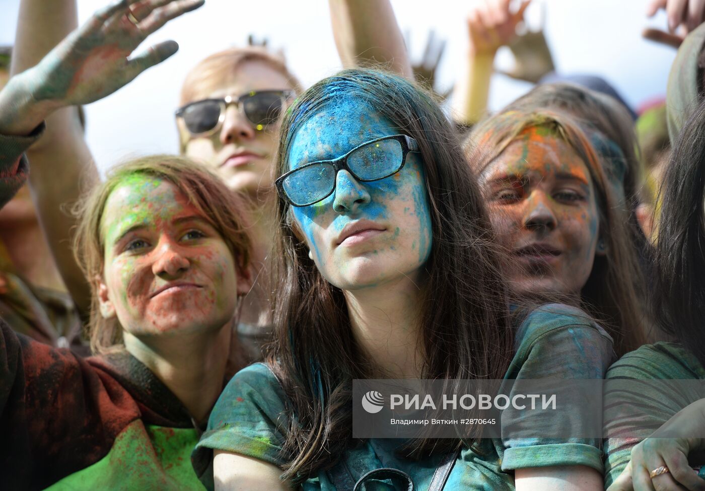 Фестиваль красок "Холи" в Москве