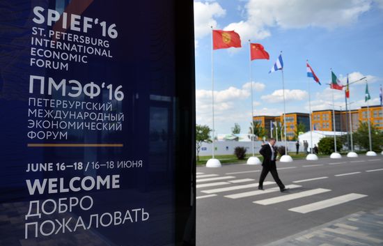 Подготовка к открытию Петербургского экономического форума