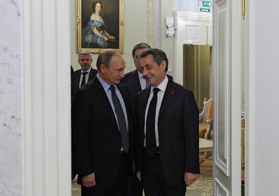 Неформальный ужин президента РФ В. Путина с бывшим президентом Франции Николя Саркози
