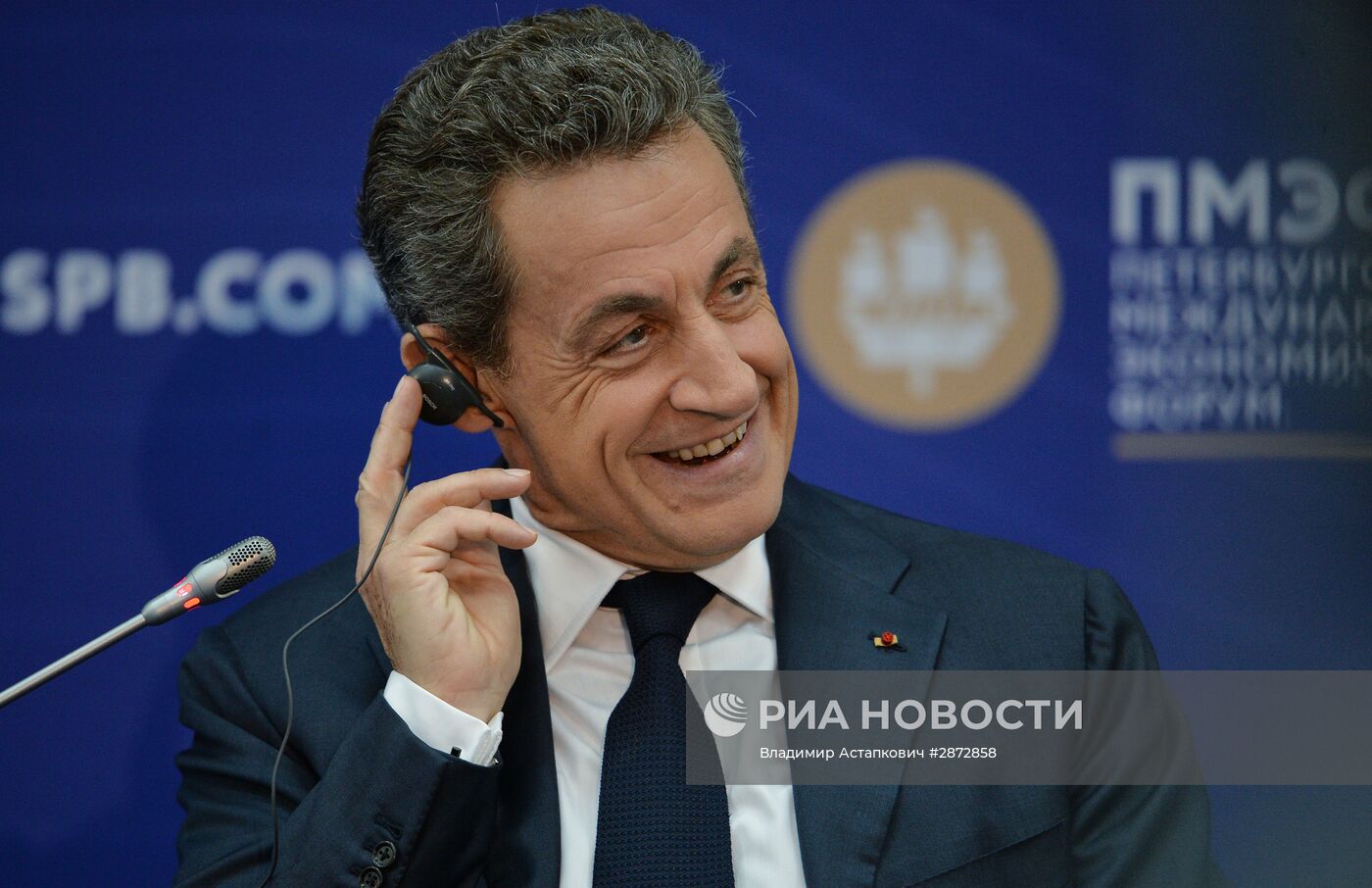 Беседа с экс-президентом Франции Н. Саркози в рамках ПМЭФ