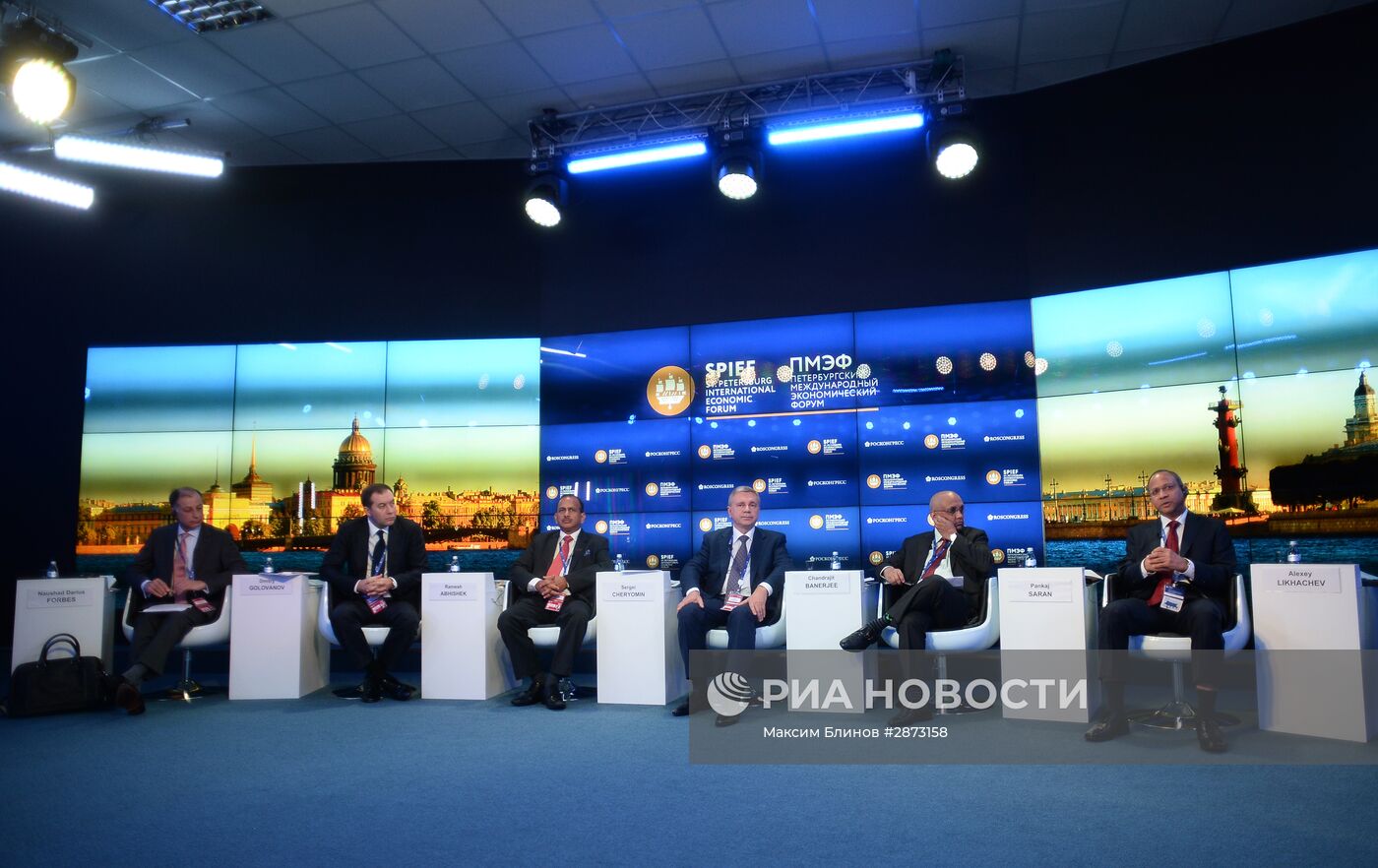 Круглый стол "Россия - Индия: новый этап экономического партнерства" в рамках ПМЭФ