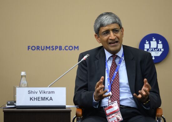 Дискуссия "Деловой форум БРИКС: совместными усилиями к устойчивому экономическому развитию" в рамках ПМЭФ