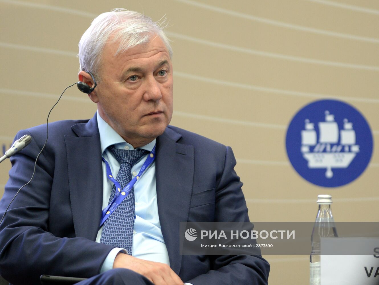 Дискуссия "Деловой форум БРИКС: совместными усилиями к устойчивому экономическому развитию" в рамках ПМЭФ